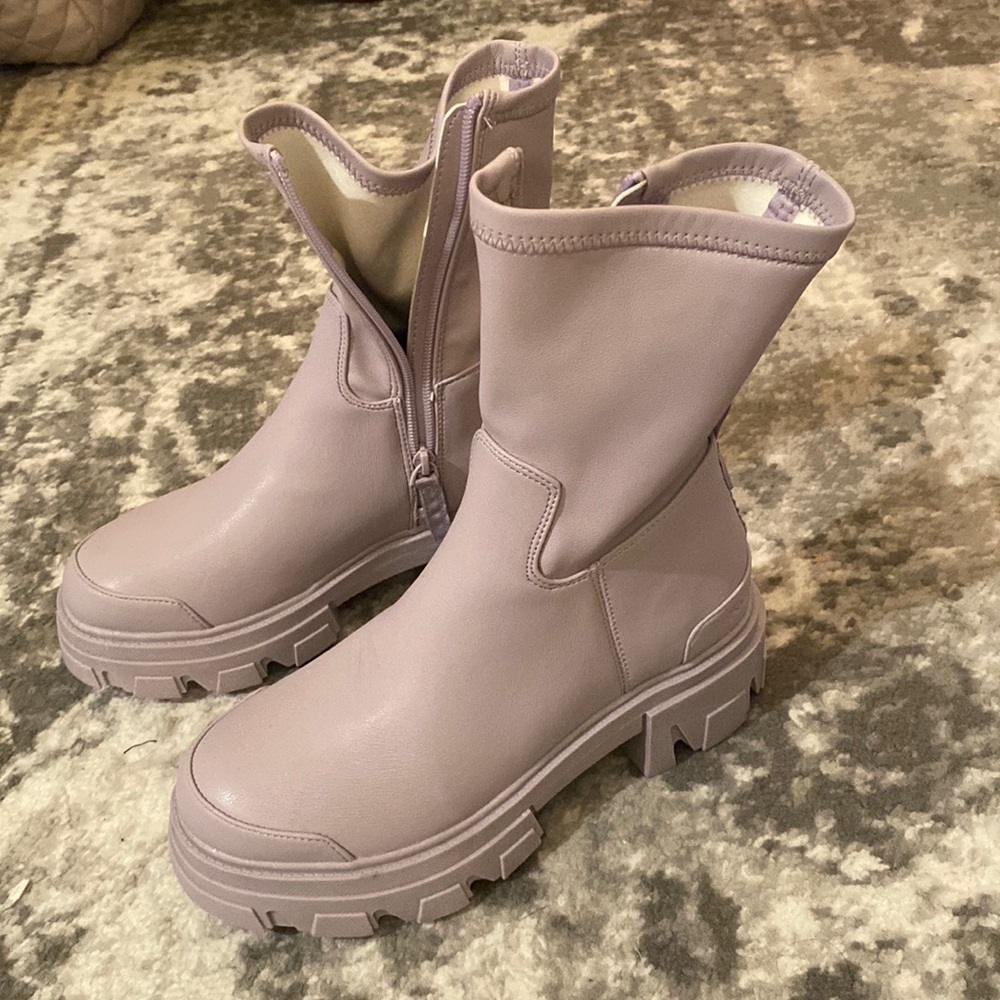 Kurt Geiger Lilac Rainboots, Never Worn Outside!! Size 36